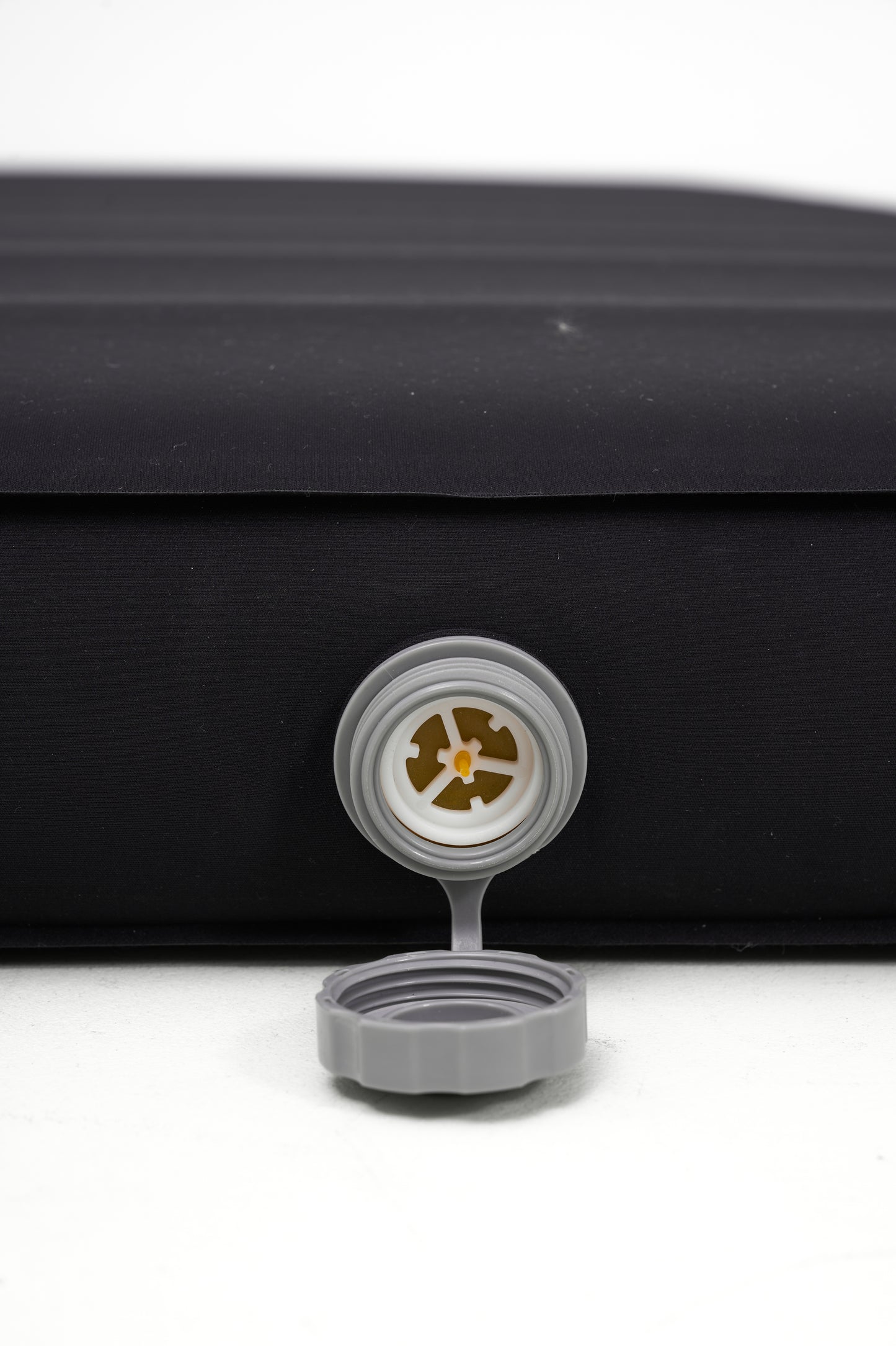 π Wild Land Self-Inflating Air Mattress β Comfort Anywhere You Go! ποΈπ€