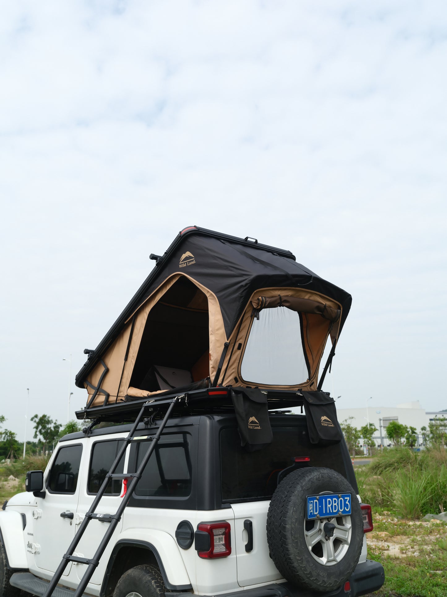 Bush Cruiser V2 Pro Rooftop Tent on Jeep Wrangler from Back