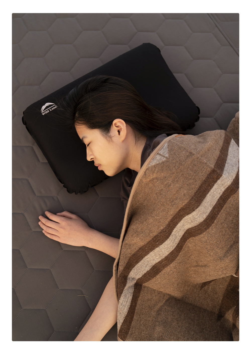 🌟 Wild Land Self-Inflating Air Pillow – Your Ultimate Travel Companion! 🌍💤